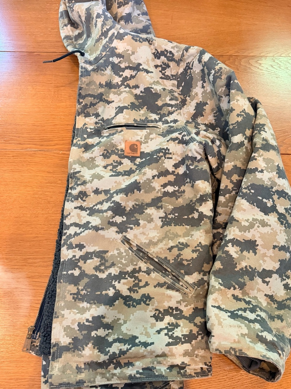 Carhartt Men's digital Camo Hooded Work Jacket in Olive/Tan - Picture 7 of 10